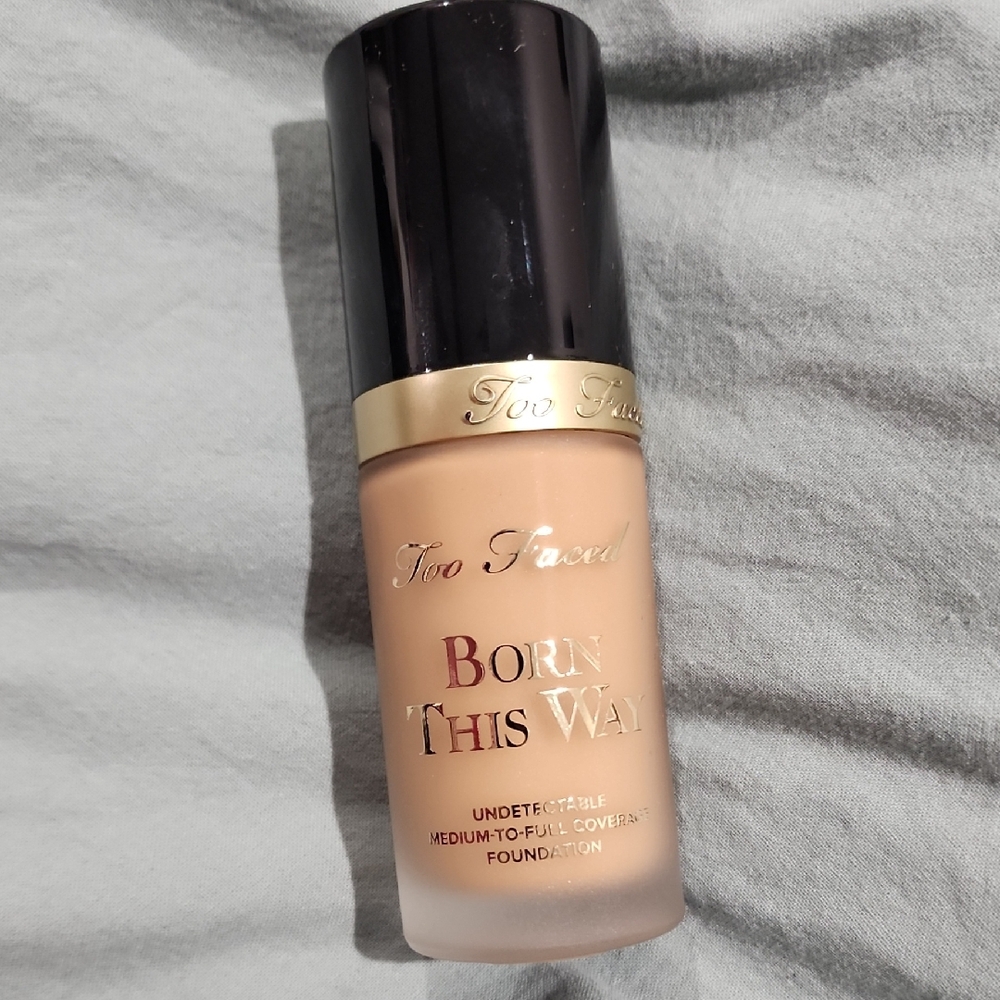 Too Faced Born This Way Foundation - Natural Beige